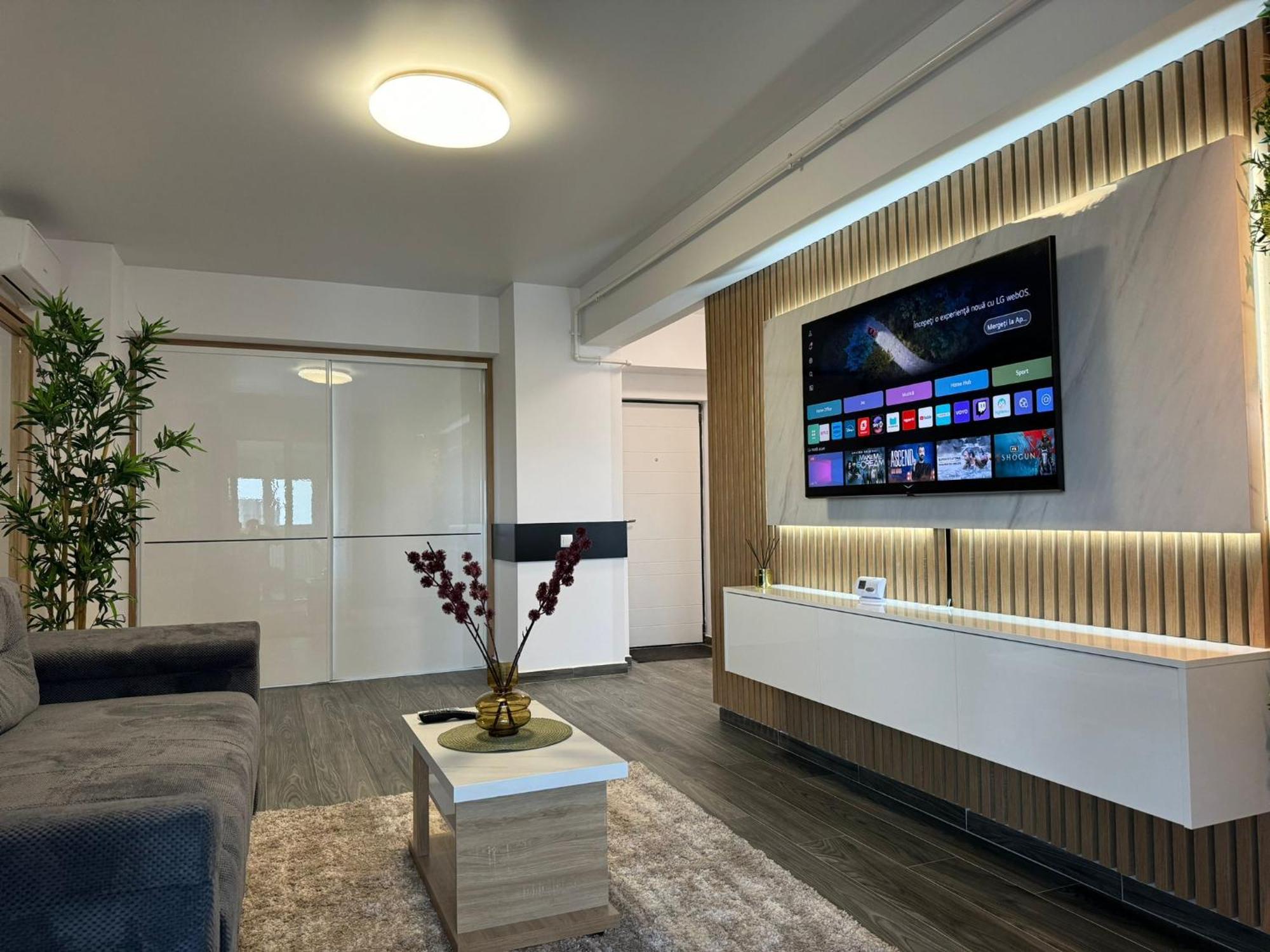 Luxury Glam Apartments Central Adress Bucuresti With Parking Exterior foto